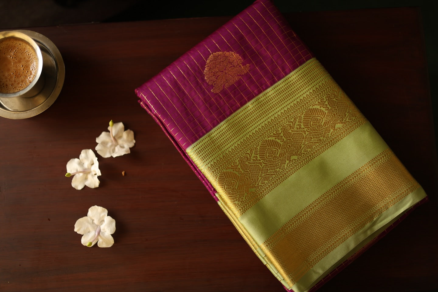 Red butta with pal pachai