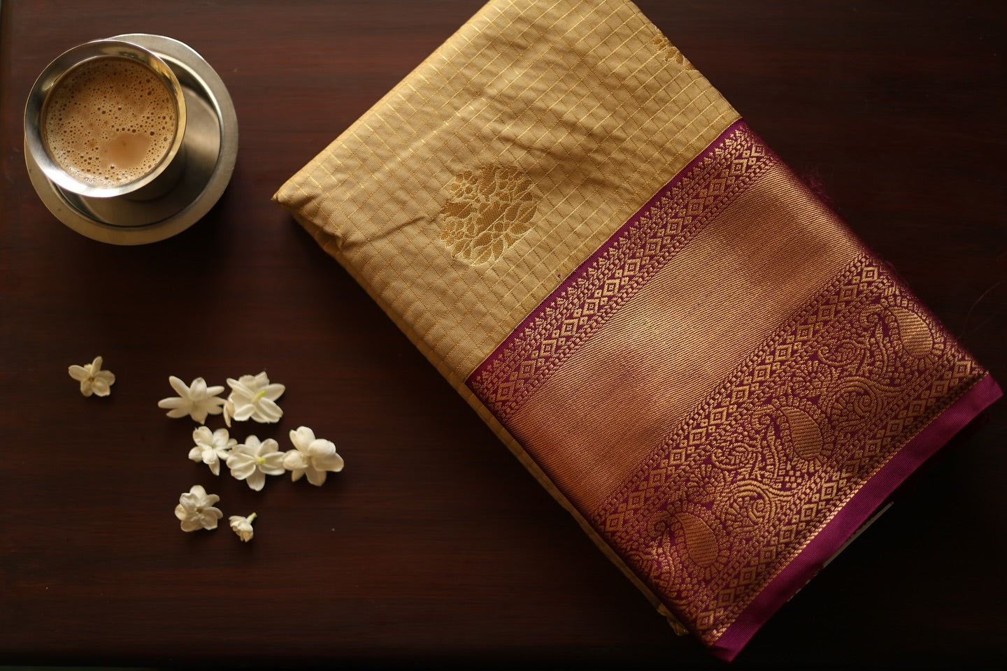 Vellai Ragam and soft red border