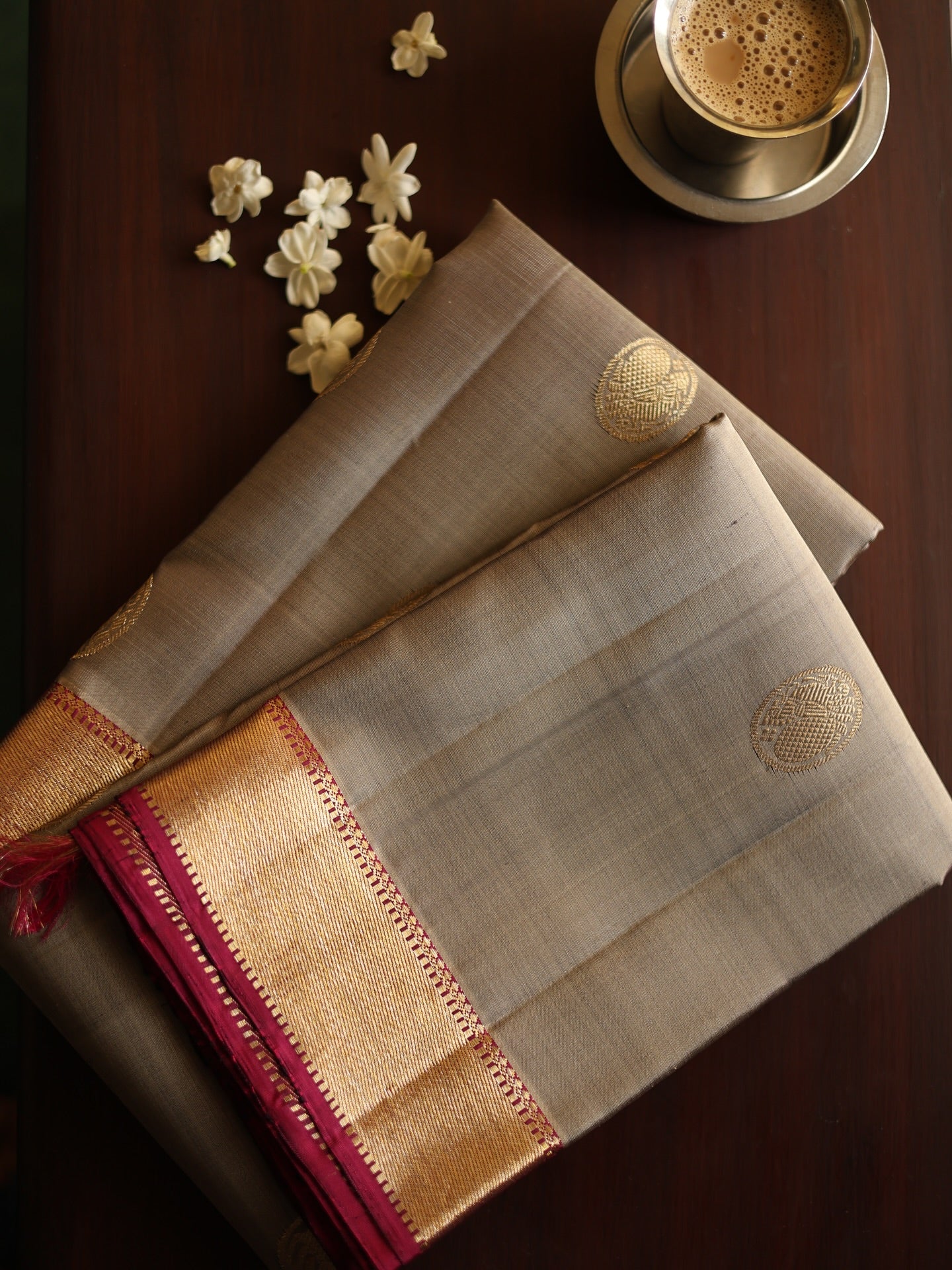 Silver grace with Pink golden border